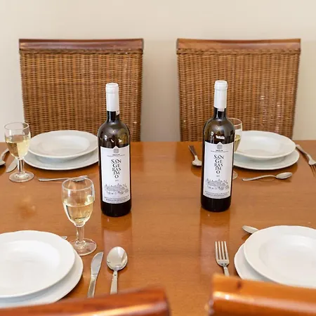 Niki With Swimming Pool Annináta