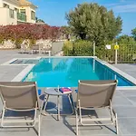 Niki With Swimming Pool * Αννινάτα