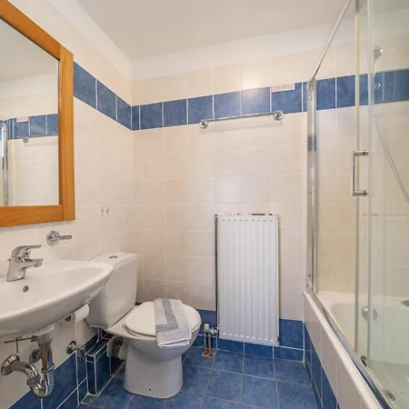 Niki With Swimming Pool فيلة *