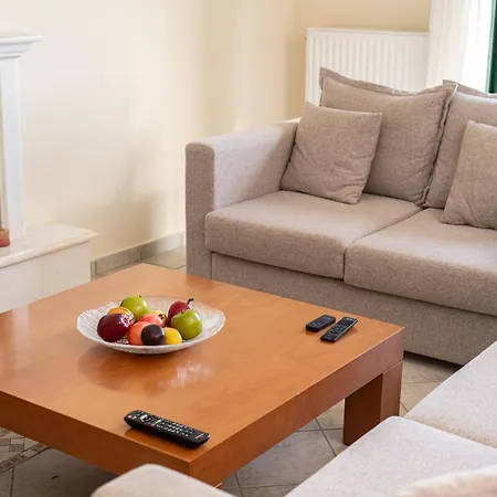 Niki With Swimming Pool * Annináta