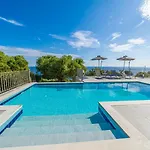 Niki With Swimming Pool וילה